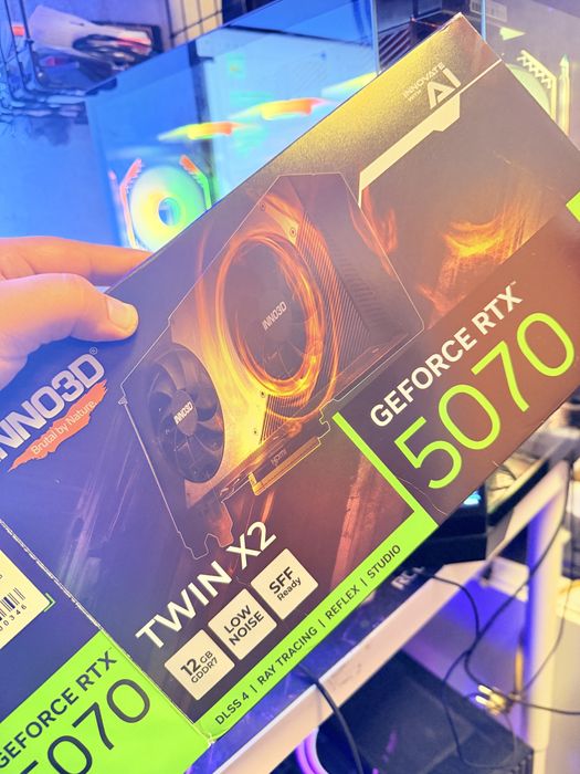 Vand placa video Inno3D GeForce RTX 5070 Twin X2 12GB Noua SFF small form factor