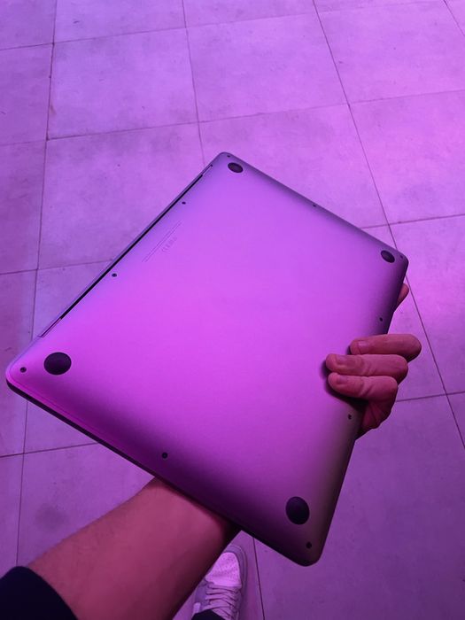 Macbook air 2020 8/256 xolati 10/10