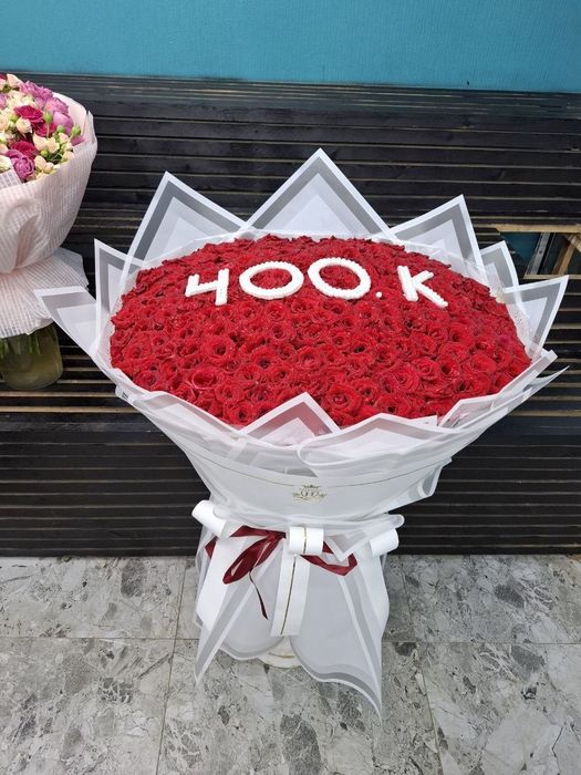 Gullar buketlar sotiladi