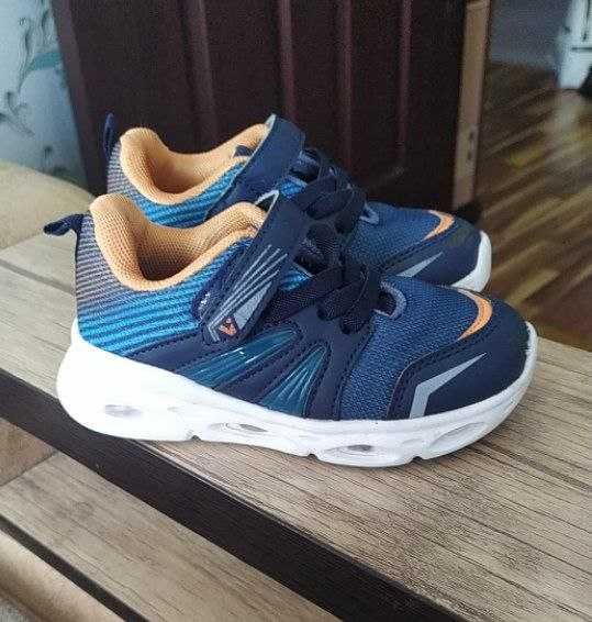 Кроссовки Vicco 25 р