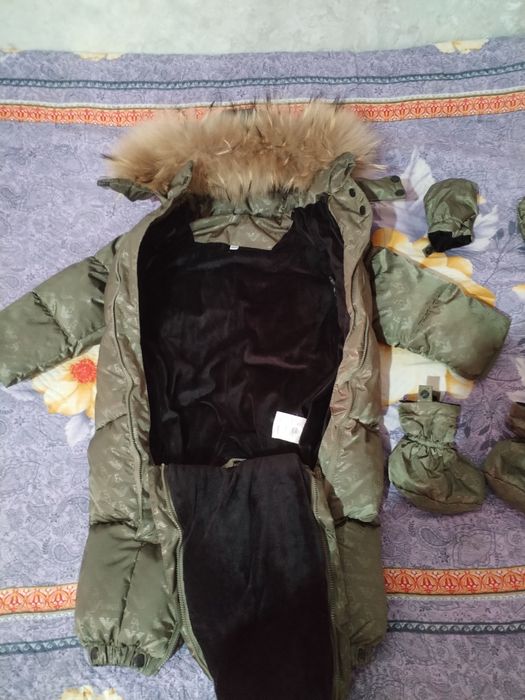 Продам детский комбинезон зимний