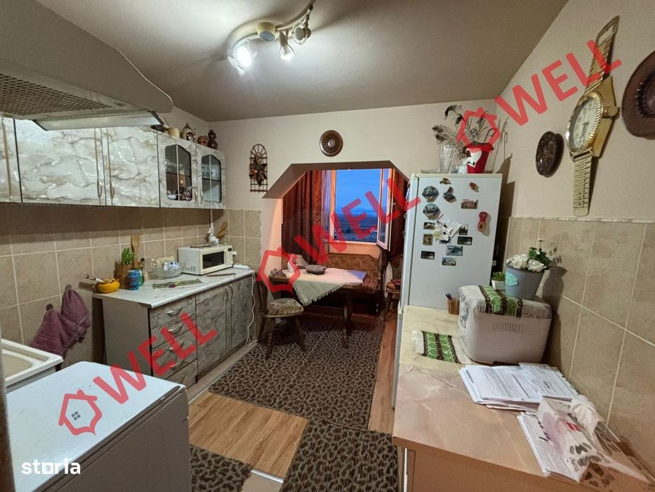 Apartament cu 3 camere de vânzare pe strada Cernatului!