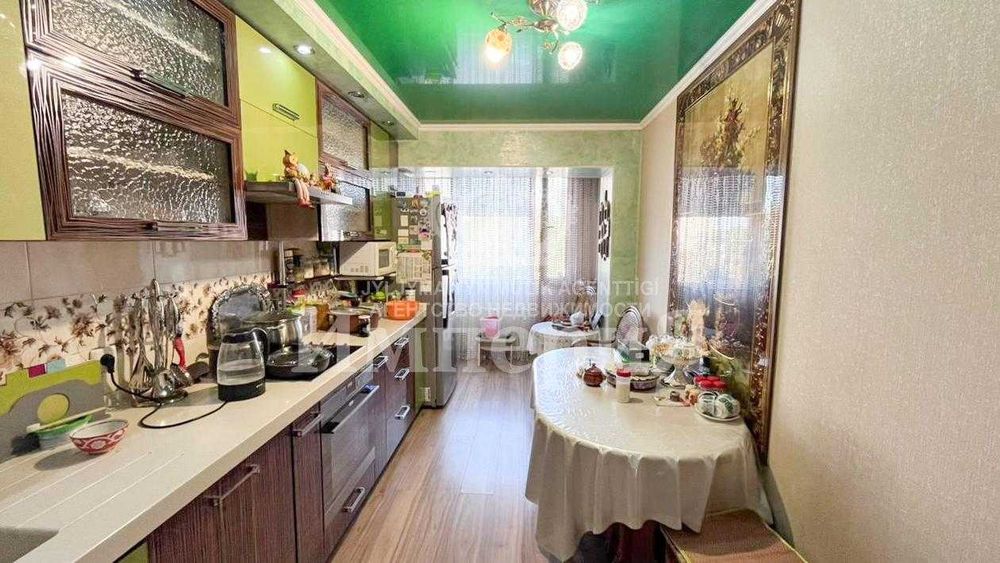 продается 3хком. Центр Елена