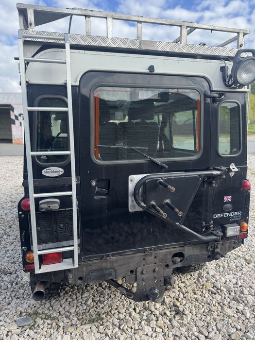 Land Rover Defender//Ovelanging