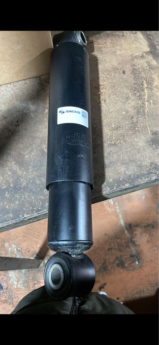 Продам крыло на тойоту