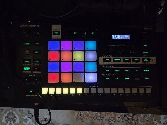 Roland Verselab MV-1