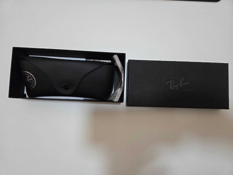Оригинални Ray-Ban RB4385 Polarized (Chromance) – Като нови! Пълен комплект