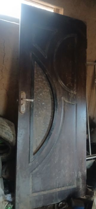 Shkaf va eshik sotiladi