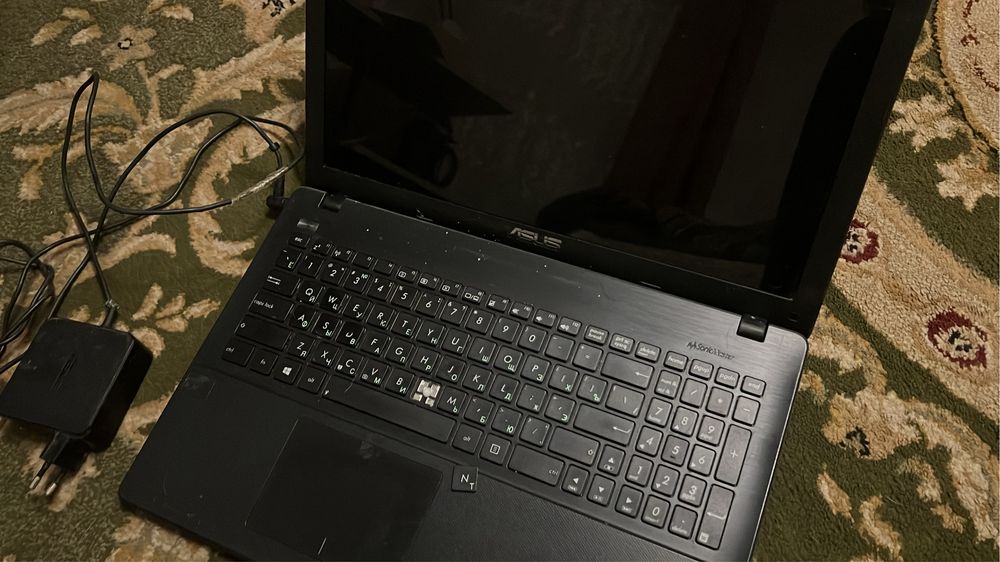 Ноутбук Asus.