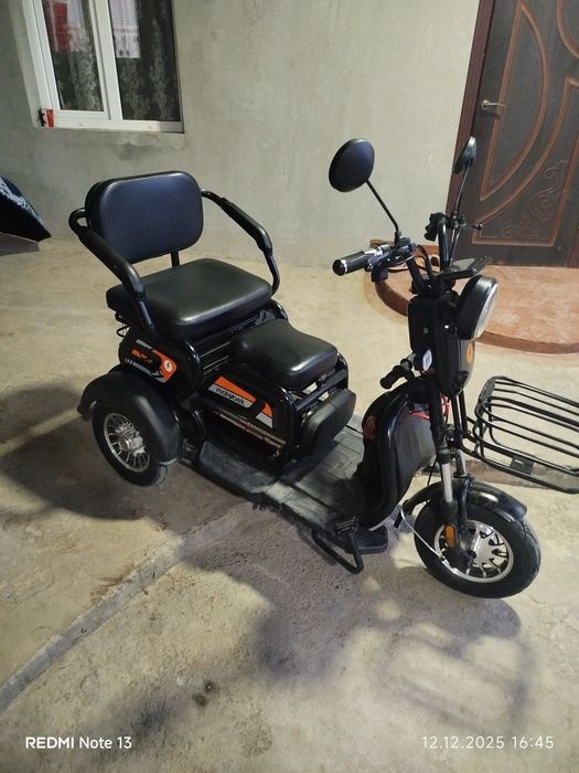 Продам трицыкл скутер