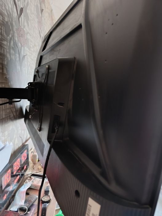 Телевизор tcl 43 инча