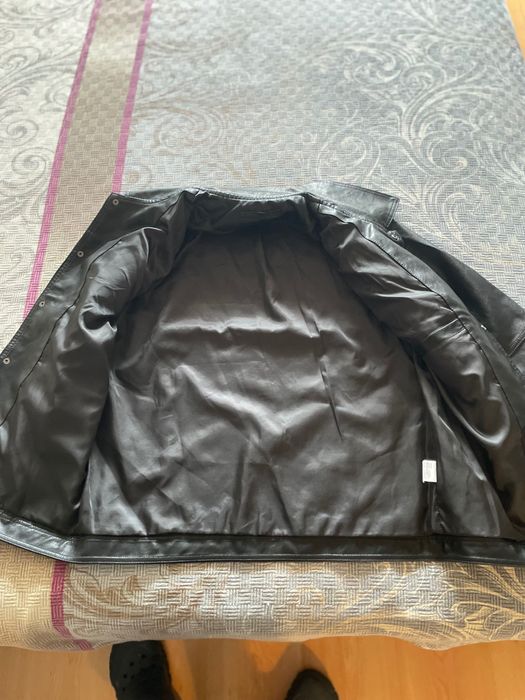 Продавам мъжко кожено яке