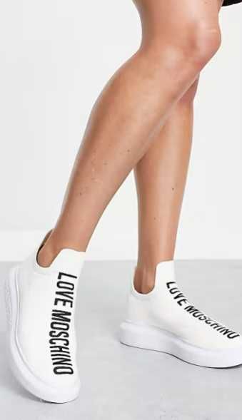 Sneakers Love Moschino masura 38 redus 70 %