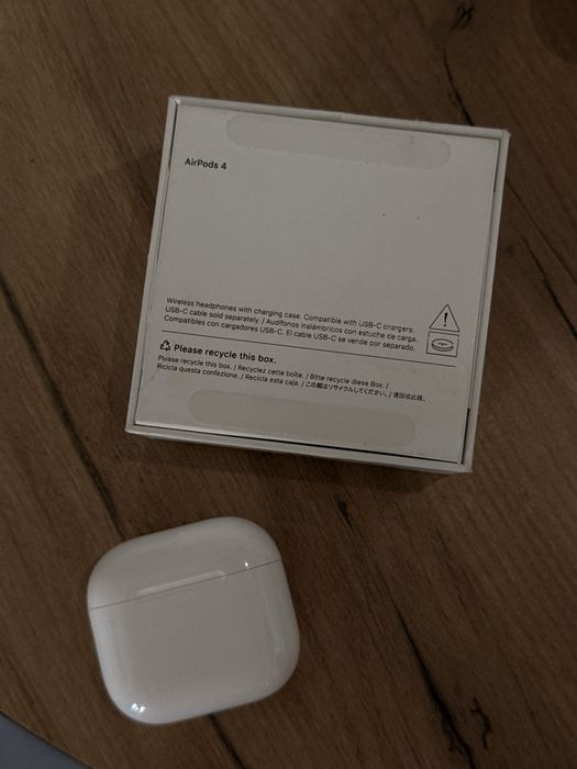 ПРОДАМ AirPods 4 original