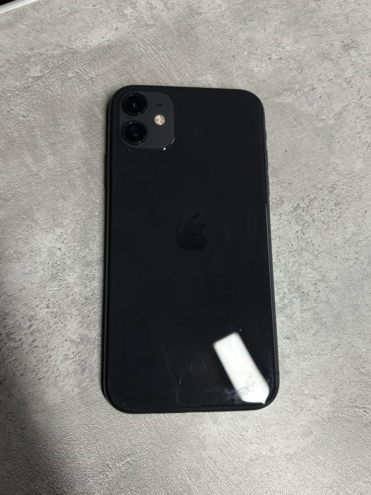 Продаю айфон 11 в идеале срочно