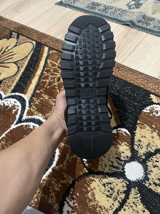 Adidași plein 600 de lei i vând ca mis mari 600  lei