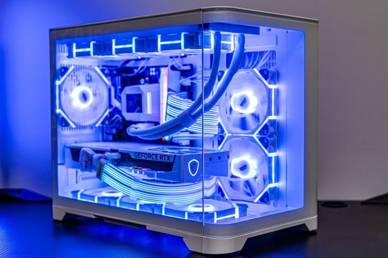 RTX 5070 / Ryzen 7 7800X3D / 32GB DDR5 / 1TB NVMe DR5778X3D-6 НОВ