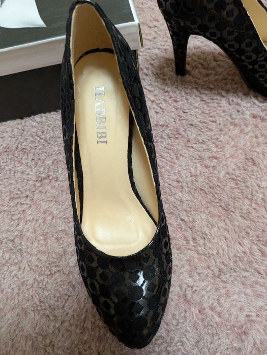Pantofi cu toc eleganți