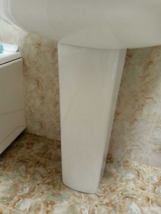 Итальянская раковина Milano с широкой ножкой+смеситель