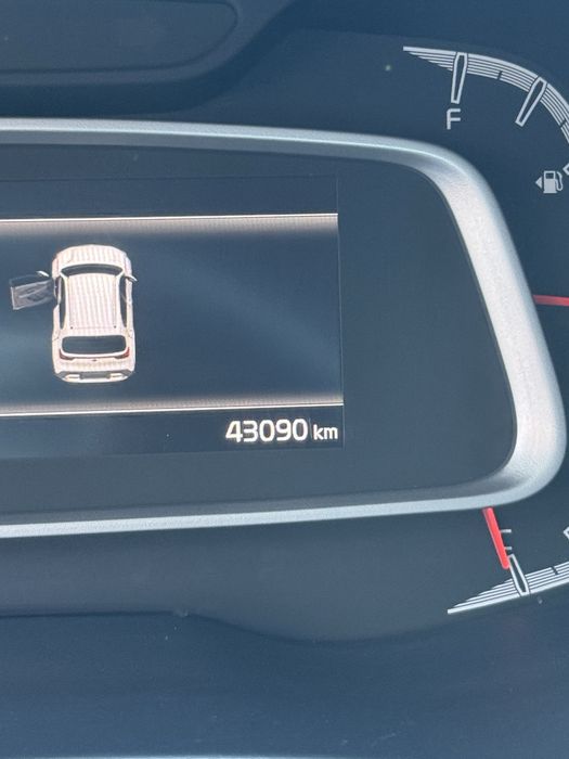 Kia sonet yili 2025 kraska tozzza 43.000km yurgan