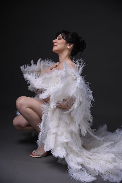 Накидка из страусинных перьев