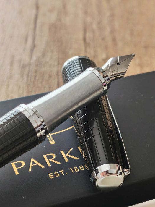 Stilou Parker nou/nefolosit + 5 rezerve