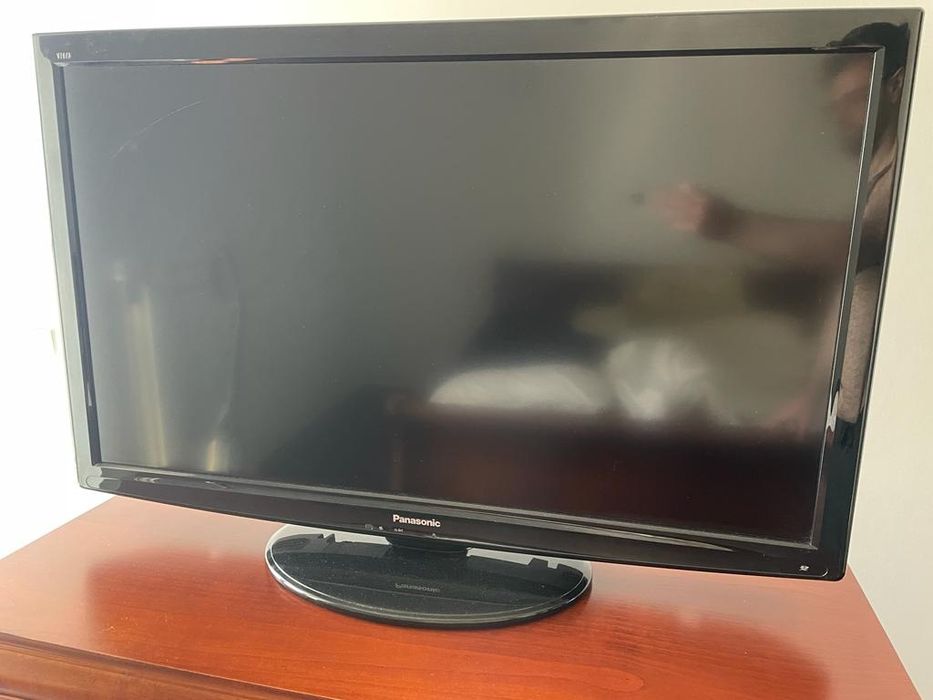 Televizor Panasonic LCD Viera 106 cm