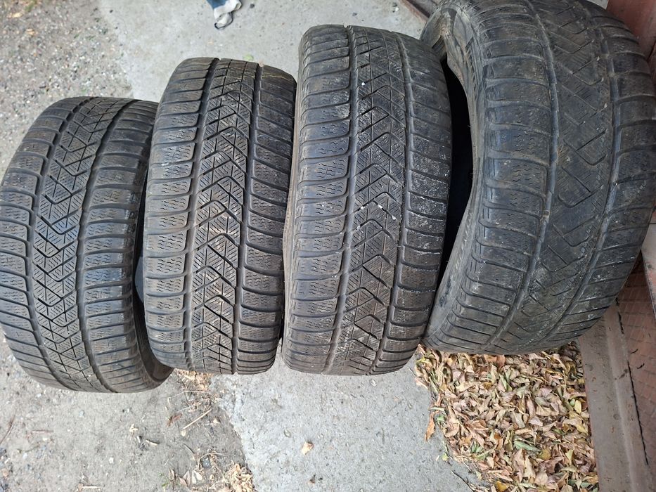 Продам шины. 235/45/18 пирелли