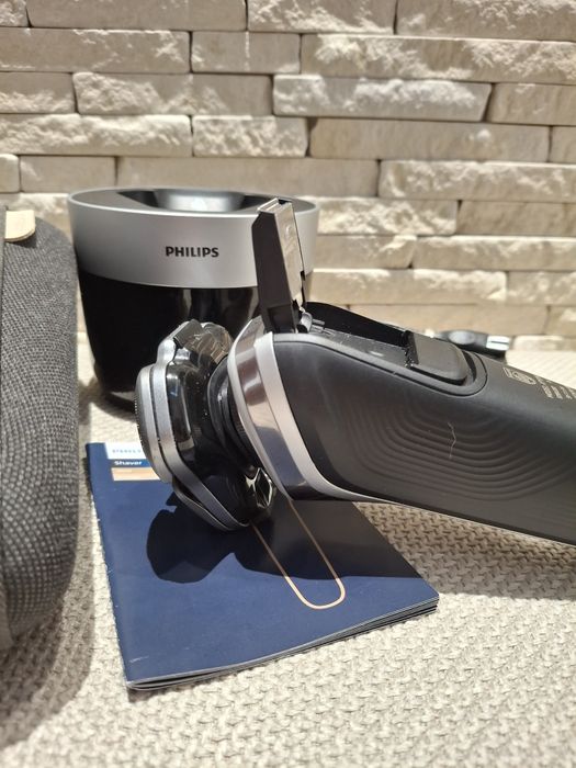 Електрическа самобръсначка PHILIPS i9000 Pestige XP9204/30, в гаранция