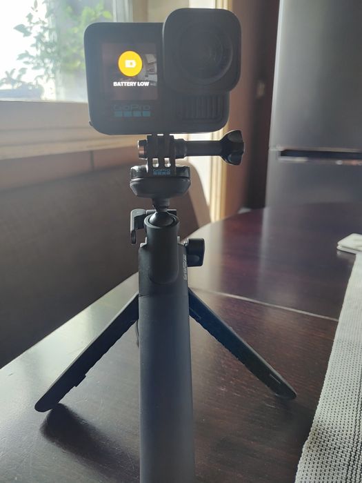 GoPro 13 black подарък стик/тринога.Чисто нова с гаранция.