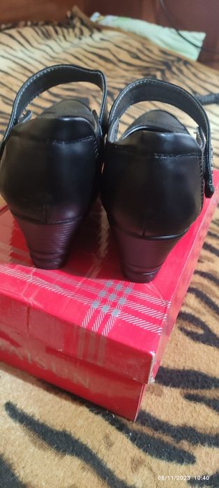 дамски обувки с каишки