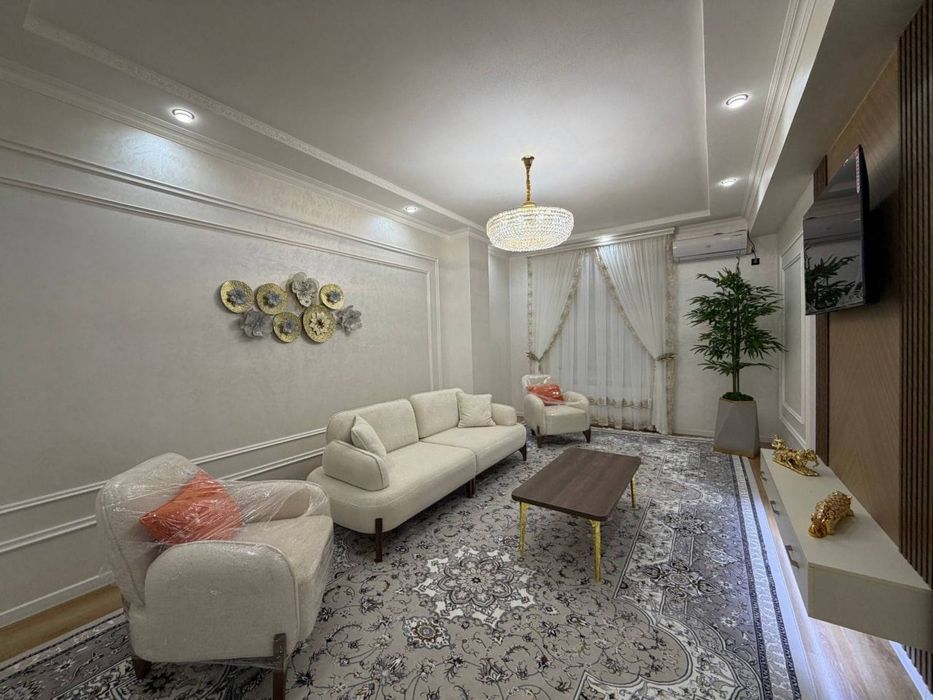 Продаётся просторная 4-комнатная квартира с евроремонтом!