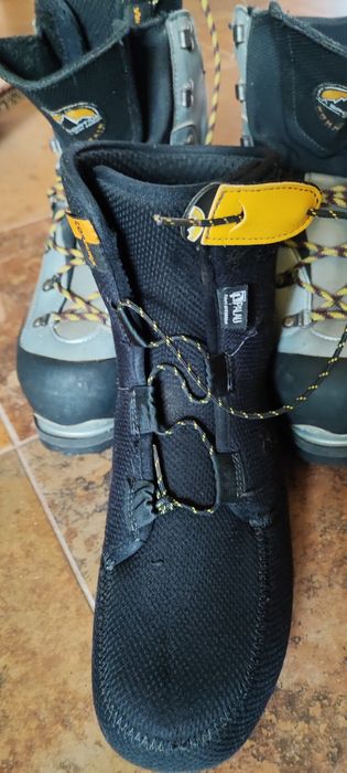 Bocanci tehnici de altitudine la sportiva Barunțze nr. 42