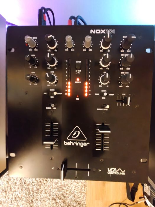 Mixer audio Behringer