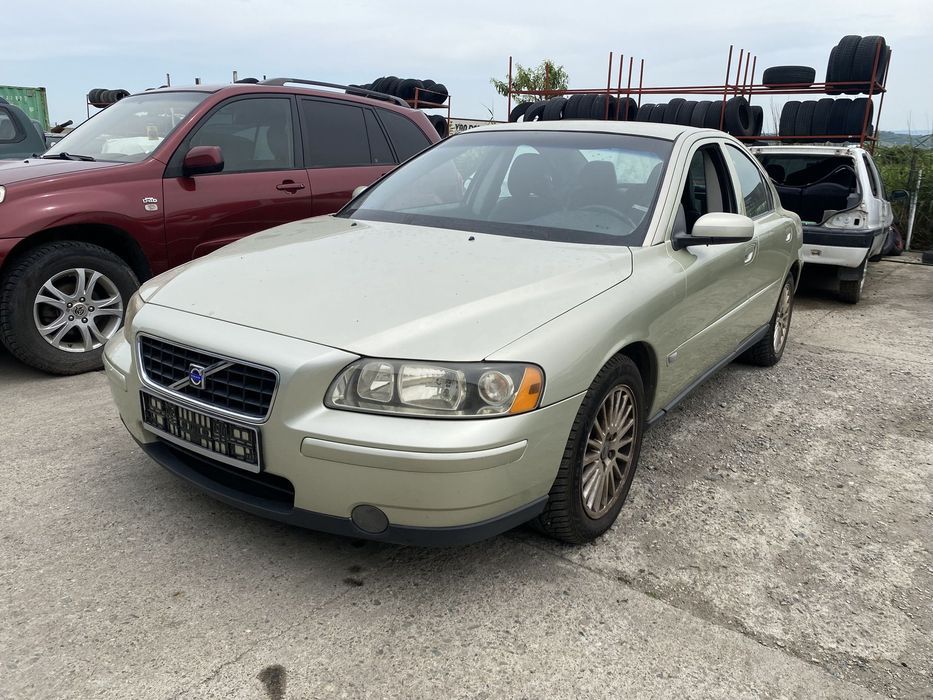 Dezmembrez piese Volvo S60