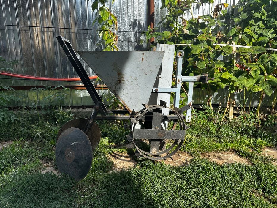 Cultivator de cartofi- utilaj agricol