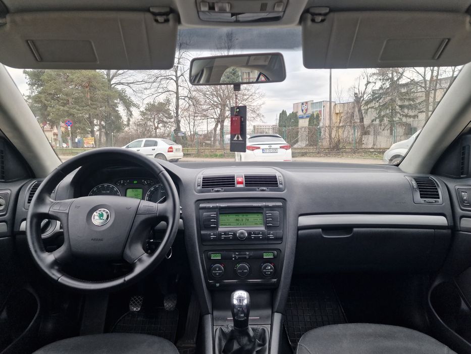 Skoda Octavia 2 / un singur proprietar de noua