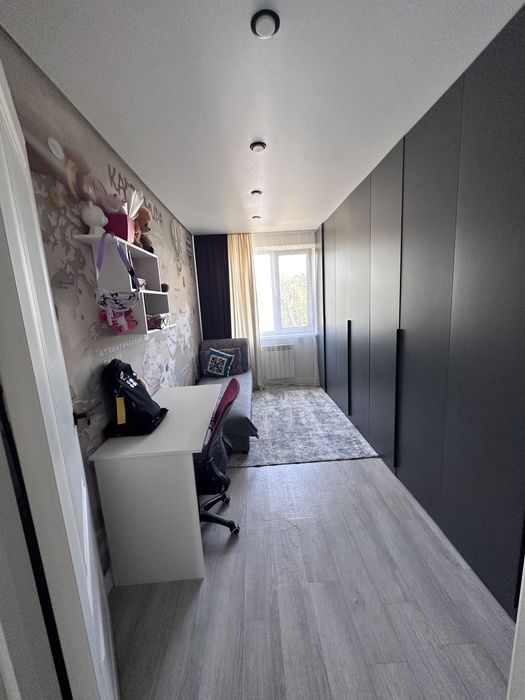 Продается 3 х комнатная квартира в центре города !