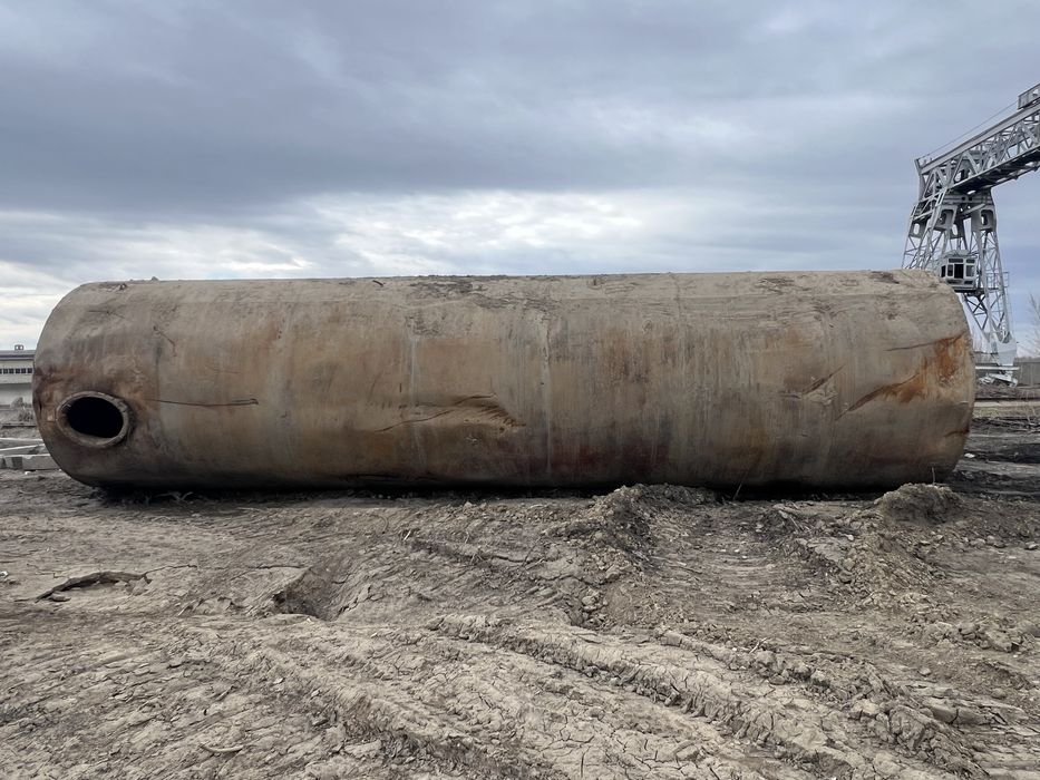 Продам емкости 32 и 70 кубов