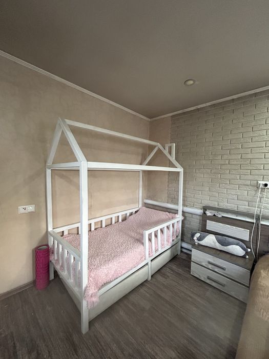 Продам детская кровать - домик