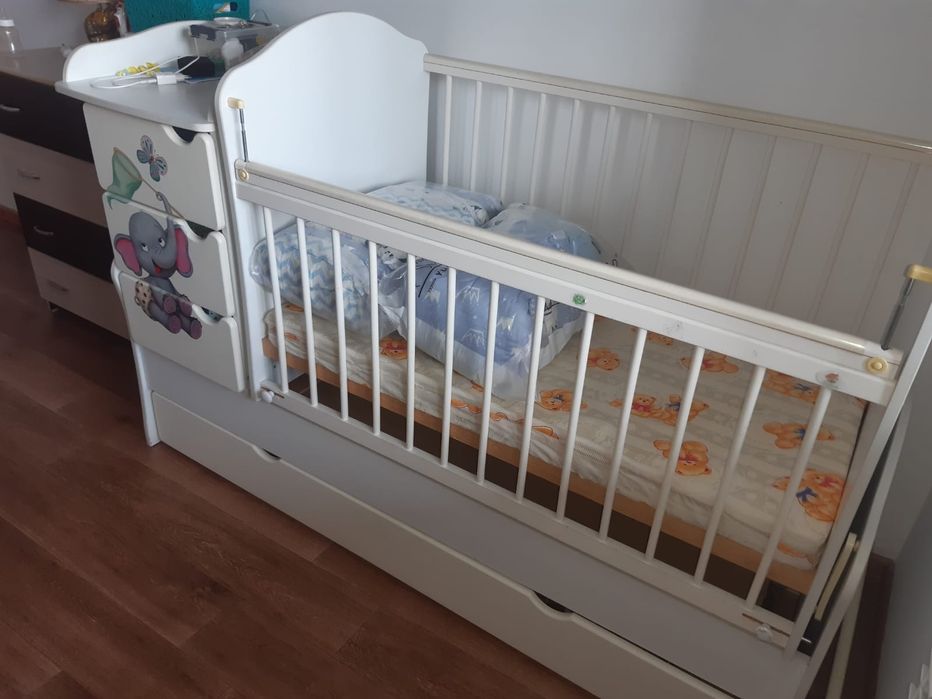 Продам детскую кроватку