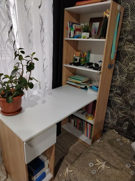 Продам письменный стол