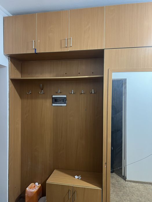 Отдам прихожую даром