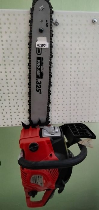 Продам бензо пилу ,все вопросы ватсап