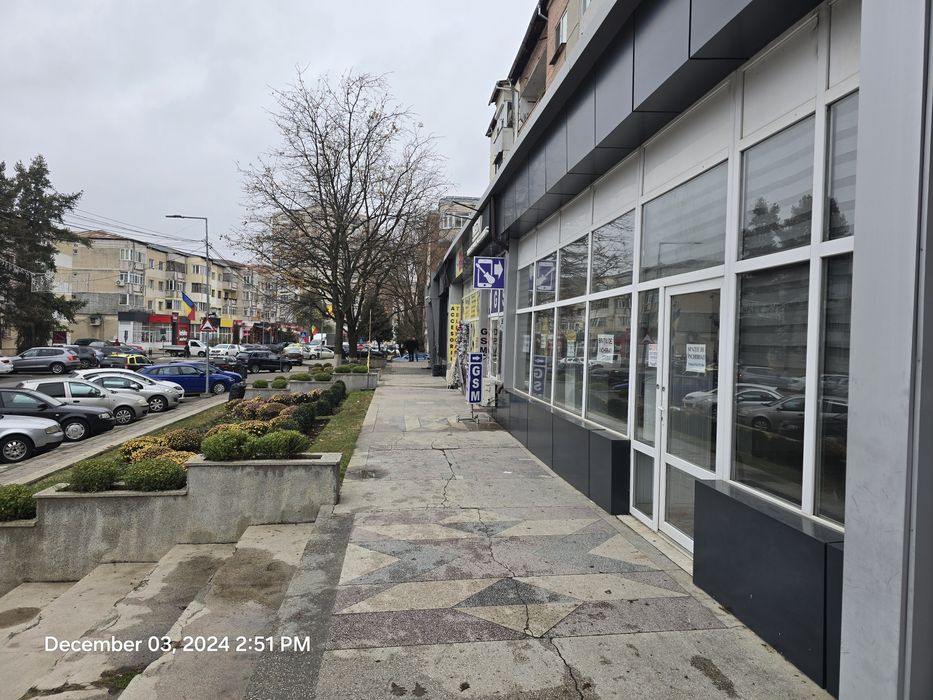Spatiu comercial central 120mp