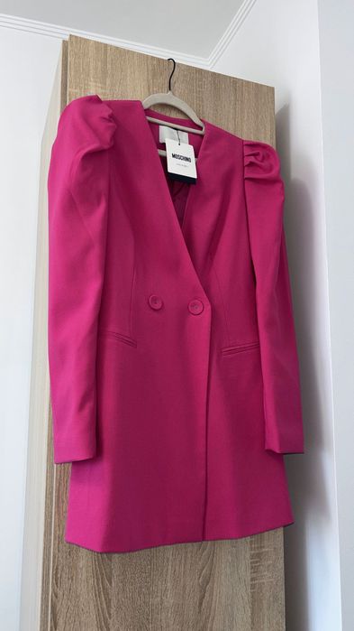 Sacou fucsia MOSCHINO nou