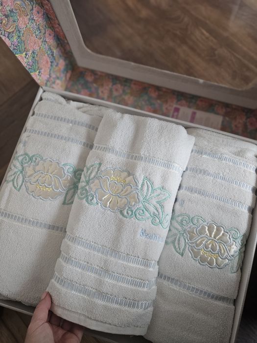 Нови комплекти с хавлии и халати за баня