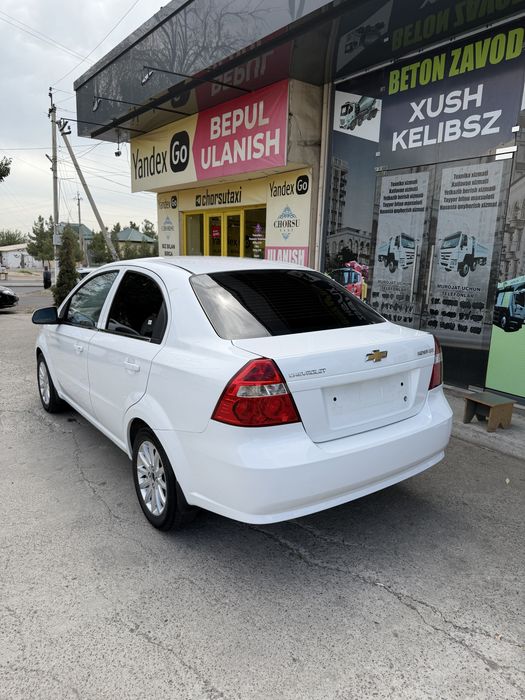 Nexia 3 avtomat sotiladi 6200$
