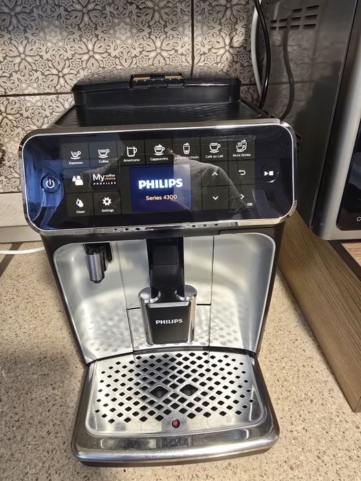 Espressor Philips Seria 4300.
