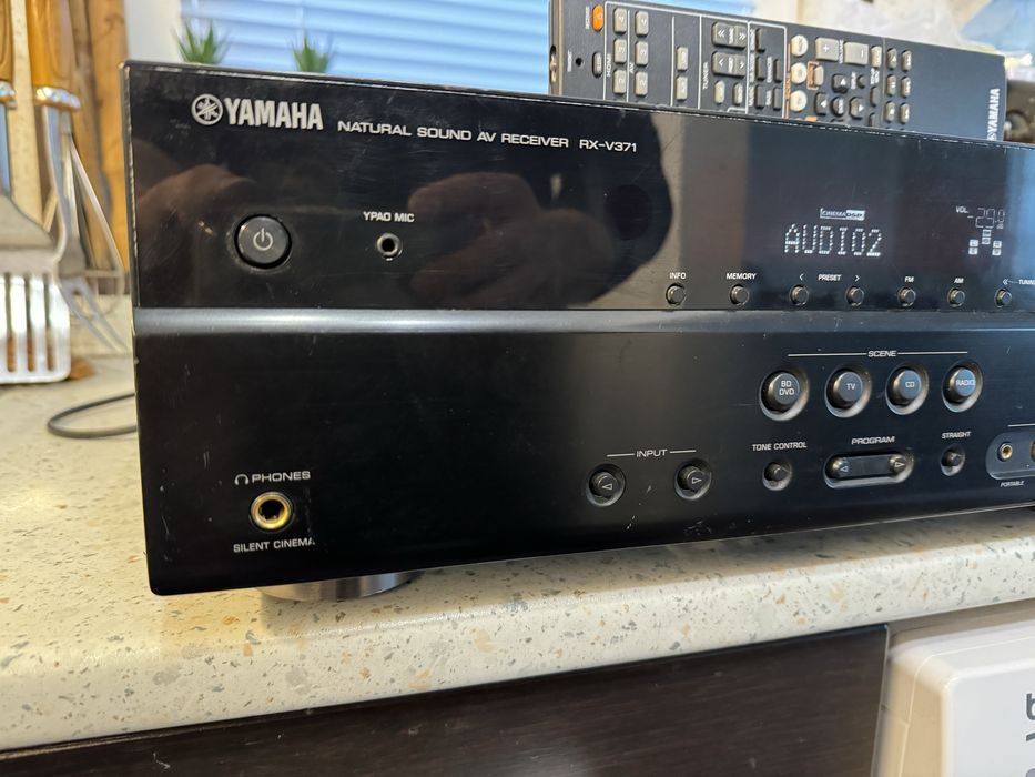 Yamaha RX-V371 resiver